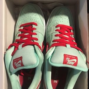 Mint/ red Nike sb high